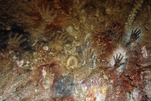 Stencil di 2500 anni fa nella Cueva de las Manos, Argentina