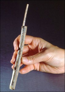 Flauto d'avorio di 30000 anni fa (foto della Tübingen University)