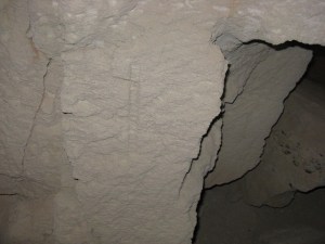 Incisione della lettera K (Università di Haifa)