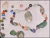 Vetro e pietre preziose trovate a Pattanam (BBC)