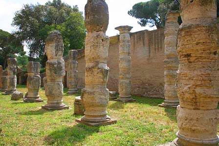 Colonne nel porto di Claudio (portusproject.org) Colonne nel porto di Claudio (portusproject.org)