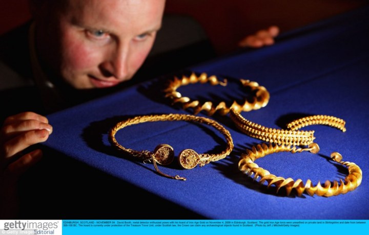 David Booth posa con le 4 torques (GETTY)