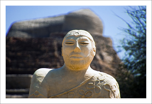 Il cosiddetto re-prete (Agha Waseem)