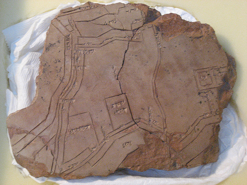 Una pianta di Nippur incisa su una roccia (Jorg Kantel)