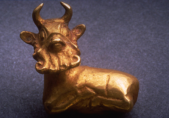 Amuleto d'oro a forma di toro (penn.museum)