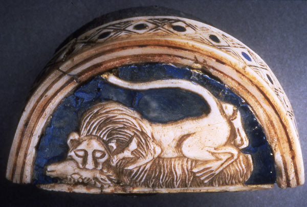 Cassetta per cosmetici trovata nella tomba di Puabi (penn.museum)