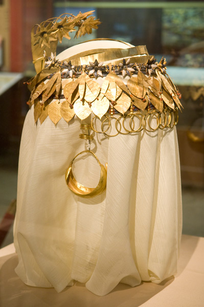 Copricapo di piume di Puabi (penn.museum)