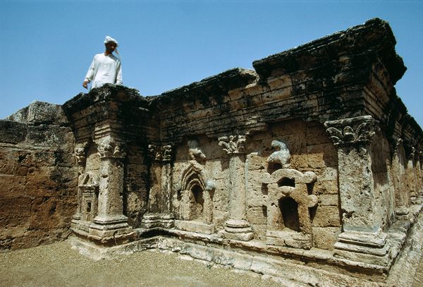 (James L. Stanfield, National Geographic)