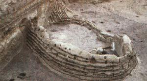 Capanna n.4 - Impronta impalcatura lignea, 1800 - 1600 a.C. (Soprintendenza per i Beni Archeologici di Napoli e Caserta)