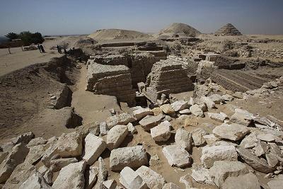 La piramide di Sesheshet, vicino a quella di Teti a Saqqara (Sandro Vannini)