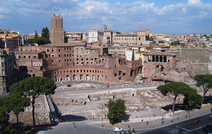 Foro e Mercati di Traiano dal Vittoriano (wiki)