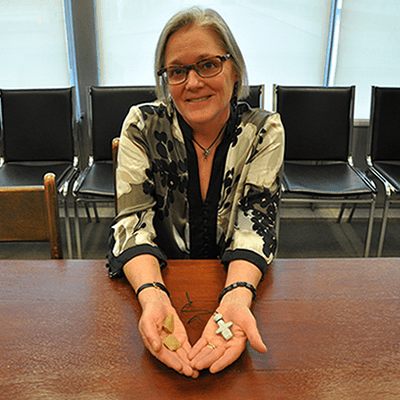 Sally Stewart (Jessica Lewis)