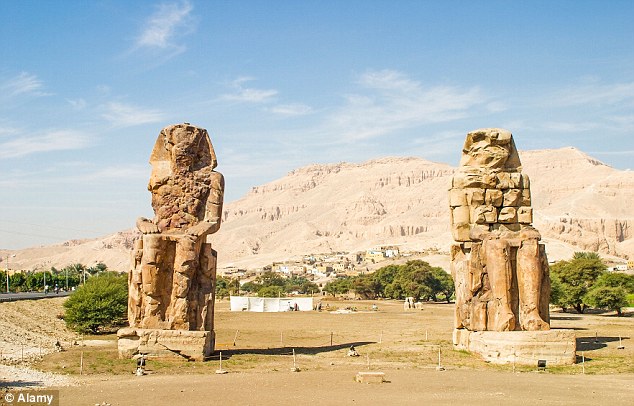 I Colossi di Memnone (Alamy)