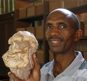 Abel Molepolle ha pulito diverse parti dello scheletro (University of the Witwatersrand)