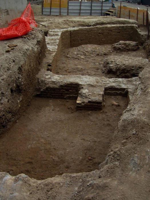 Le mura di una probabile cisterna (ANSA/Soprintendenza archeologica di Roma)