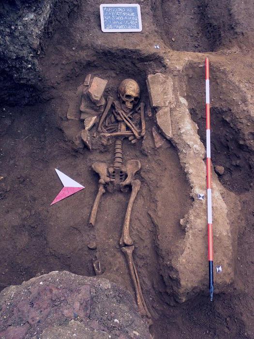 Una tomba tardo-antica (ANSA/Soprintendenza archeologica di Roma)