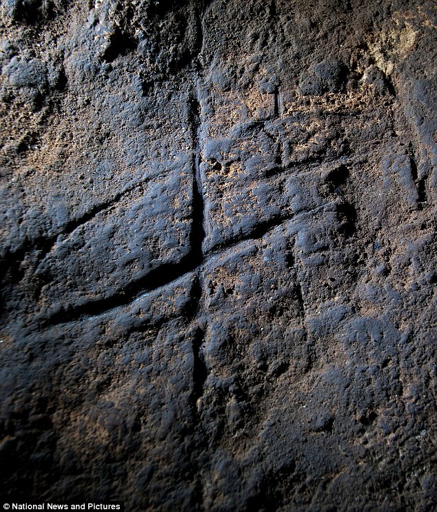 (National News and Pictures)