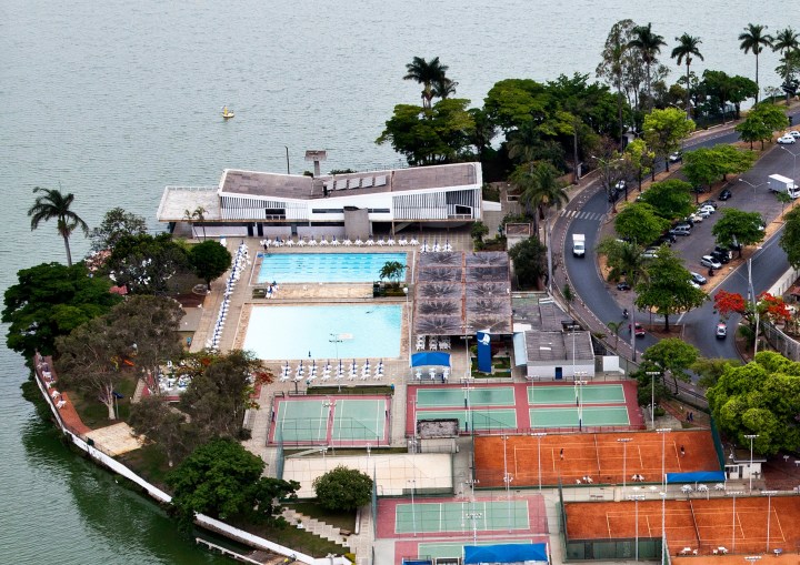 Pampulha Modern Ensemble: Aerial photo of Yacht Club. (Marcilio Gazzinelli)