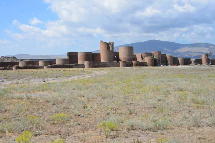 Smbat City Walls (Fahriye Bayram)