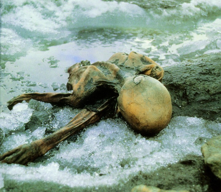 La mummia nel luogo di ritrovamento (Paul Hanny)